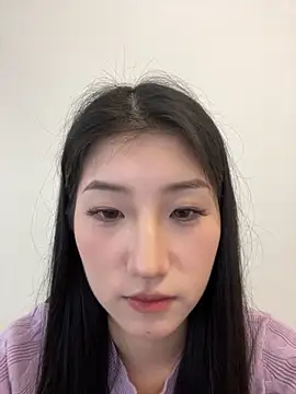 Snapshot of Mina_ovo chatting on April 6, 2026, 8:15 am Mina ovo online show from April 6, 2026, 8:15 am