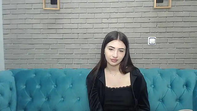 RebeccaMosc online show from April 3, 2026, 7:28 am