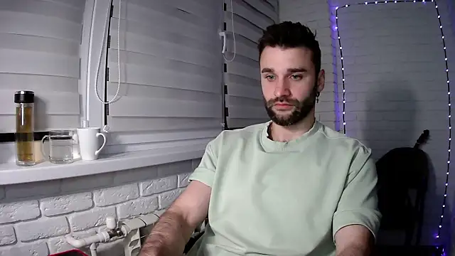 DaddySlava online show from April 21, 2026, 9:17 pm