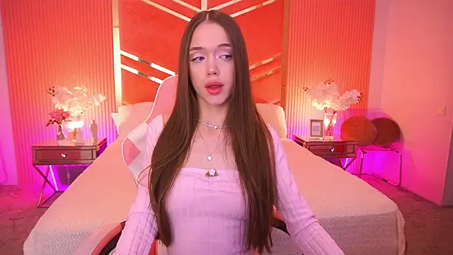 LunarDolly online show from April 8, 2026, 6:35 am