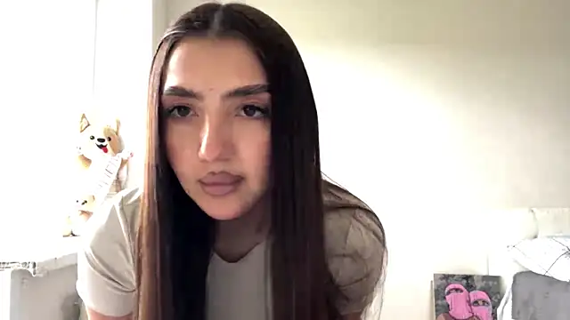 AlvinaMair online show from May 29, 2026, 6:33 am