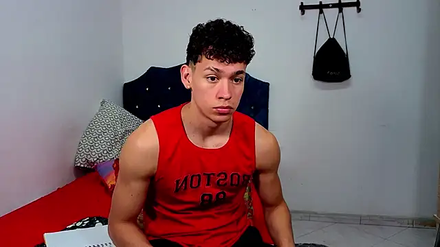 Snapshot of Myke_sexy chatting on April 2, 2026, 5:21 pm Myke sexy online show from April 2, 2026, 5:21 pm