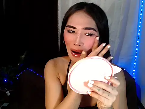 urasiankylie online show from June 9, 2026, 5:35 pm