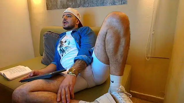 Snapshot of TROY_KIRK chatting on April 9, 2026, 6:19 am TROY KIRK online show from April 9, 2026, 6:19 am