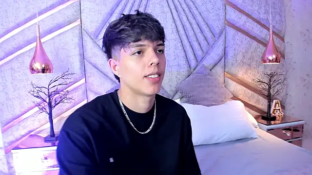 DamiaanXx online show from April 15, 2026, 1:29 pm