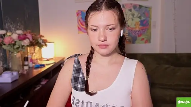 bikinibottom001 online show from April 10, 2026, 3:01 am