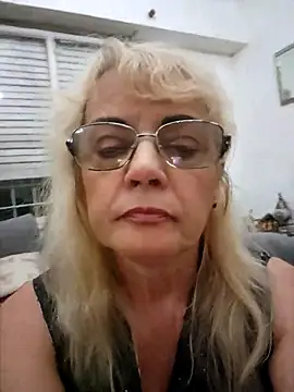 MatureElegantWidow online show from April 15, 2026, 1:01 am