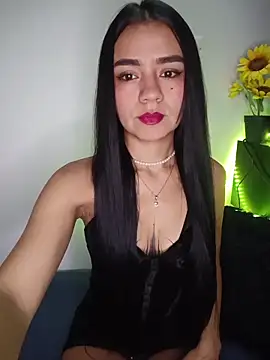 Mia Flamee online show from April 14, 2026, 11:33 pm