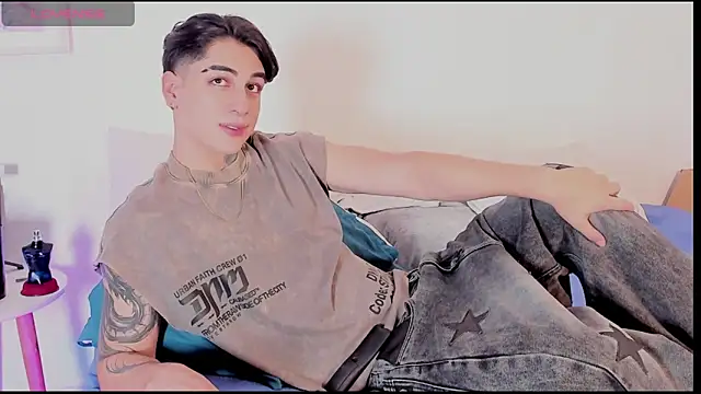 Thiago angel online show from April 25, 2026, 3:20 am