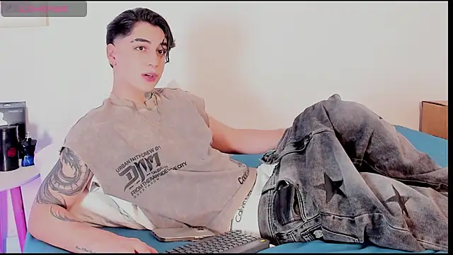 Thiago angel online show from May 3, 2026, 12:16 am