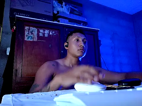 JuanchoCol  online show from April 19, 2026, 11:29 pm