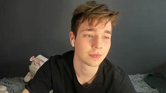 Snapshot of zeriax chatting on April 5, 2026, 3:26 am zeriax online show from April 5, 2026, 3:26 am