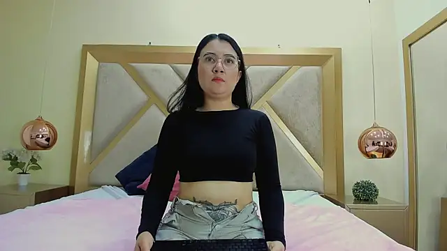 ChloeAshdord online show from April 8, 2026, 1:11 pm