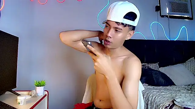 Ethan Noa online show from April 13, 2026, 3:39 pm