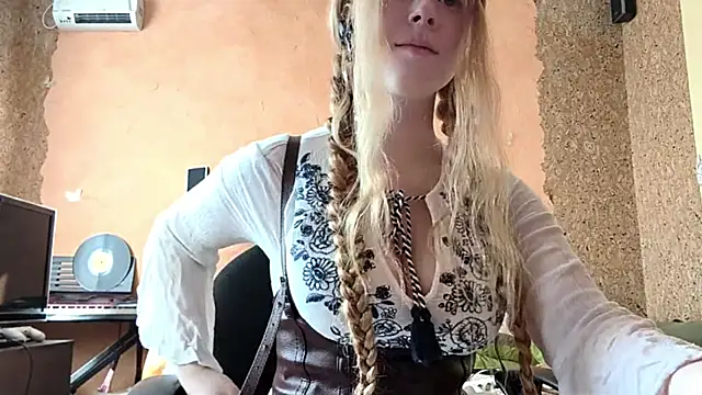 KateVibe 01 online show from April 7, 2026, 11:15 pm