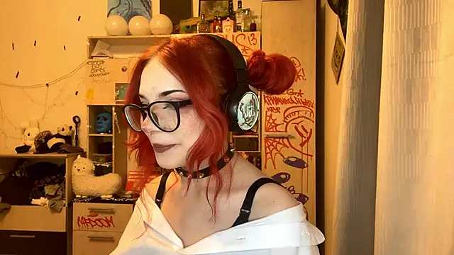 RedHeadCat online show from June 4, 2026, 10:16 pm