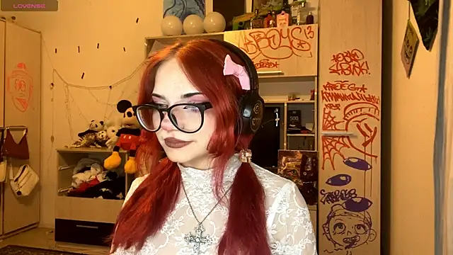 RedHeadCat online show from June 7, 2026, 11:52 pm