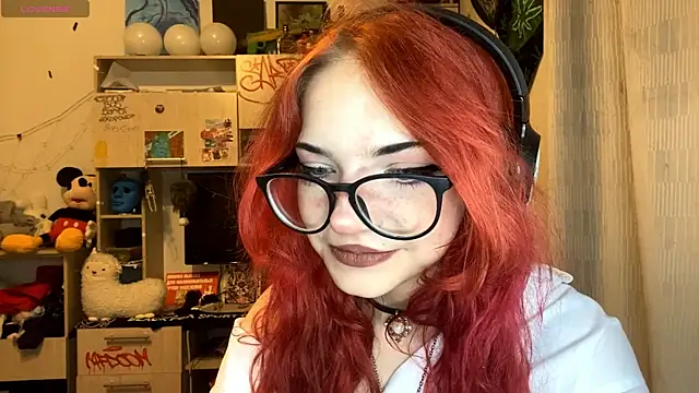 RedHeadCat online show from June 9, 2026, 1:39 am