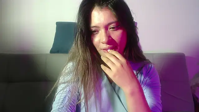 hannajonnes1 online show from April 15, 2026, 1:01 am