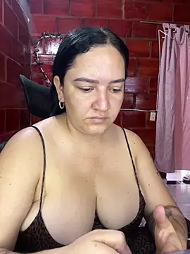 Fresita-12 online show from June 3, 2026, 7:41 pm