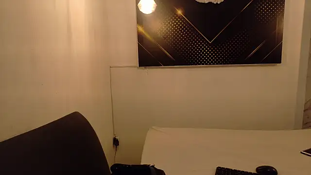 GoldenDesireX  online show from June 8, 2026, 7:14 pm