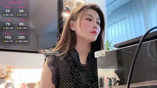 tingting-youu online show from June 9, 2026, 11:33 am