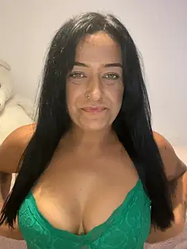 Snapshot of Katty_V chatting on June 3, 2026, 8:03 pm Katty V online show from June 3, 2026, 8:03 pm