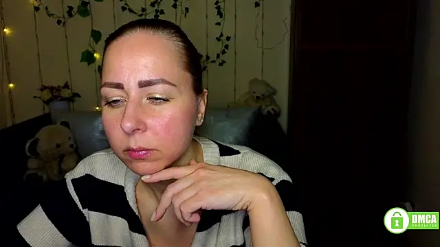 Alicewonderrmiss online show from April 6, 2026, 11:22 am