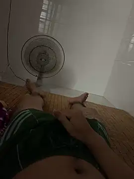 tanluc144444 online show from April 11, 2026, 2:54 pm