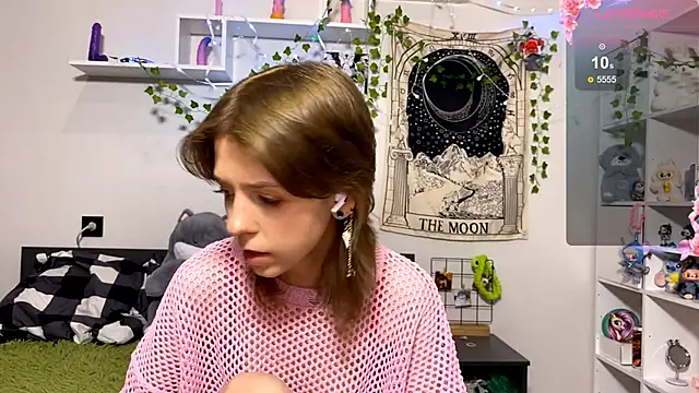 LunaBless online show from April 15, 2026, 1:56 am