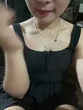   Mochi squirt   online show from April 10, 2026, 1:05 pm