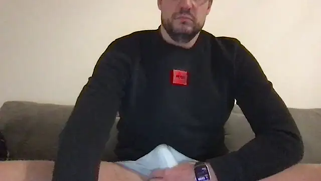 YoloNude online show from April 20, 2026, 9:05 pm