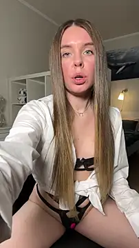 Snapshot of alicemodel chatting on April 9, 2026, 4:12 pm alicemodel online show from April 9, 2026, 4:12 pm