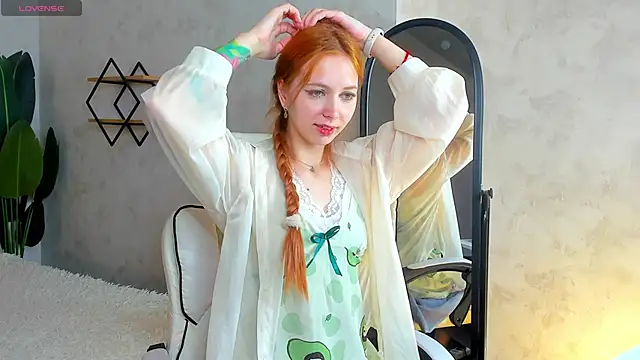 Sienna Nyx online show from April 16, 2026, 9:10 am