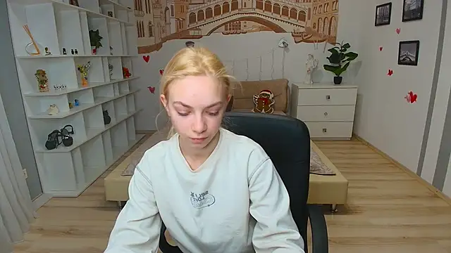 SonnySofia online show from April 14, 2026, 5:57 am