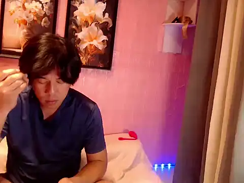 akiramoore online show from May 14, 2026, 7:26 am