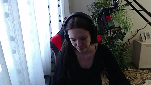 PunyKnee online show from April 10, 2026, 10:31 am