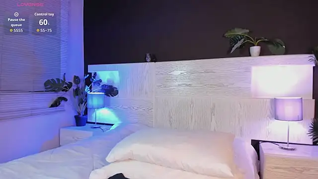 angelina hilton online show from June 5, 2026, 11:49 am