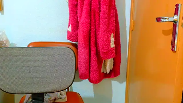 Snapshot of MojaditPussy chatting on April 13, 2026, 5:35 am MojaditPussy online show from April 13, 2026, 5:35 am