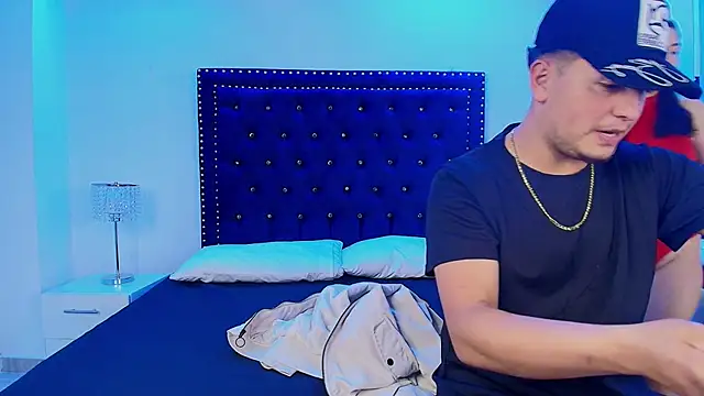 Snapshot of Tata_and_damian chatting on April 14, 2026, 3:34 am Tata and damian online show from April 14, 2026, 3:34 am