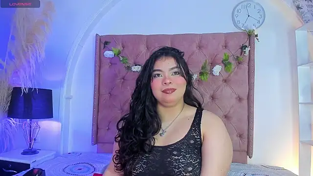 Snapshot of ROSELEI_ chatting on May 30, 2026, 8:22 am ROSELEI online show from May 30, 2026, 8:22 am