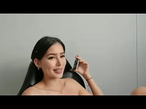 estellerouse online show from April 11, 2026, 8:46 pm