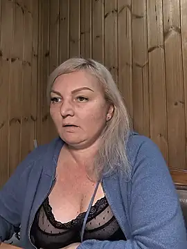 Snapshot of White-Chocolatte chatting on April 9, 2026, 3:50 pm White-Chocolatte online show from April 9, 2026, 3:50 pm