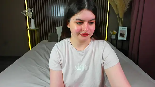 Margaret  Moon online show from May 15, 2026, 8:10 am