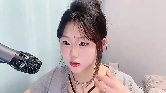 Lilababy00 online show from April 18, 2026, 2:15 am