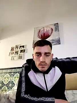 locuraypasion00 online show from April 7, 2026, 1:22 pm