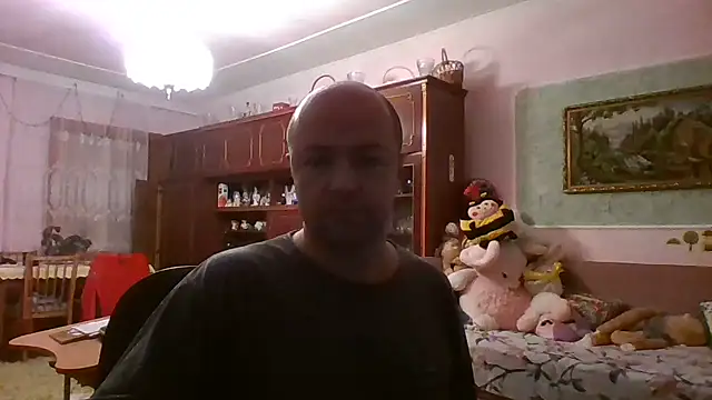 Luceriusbigass online show from November 5, 2025, 6:30 pm