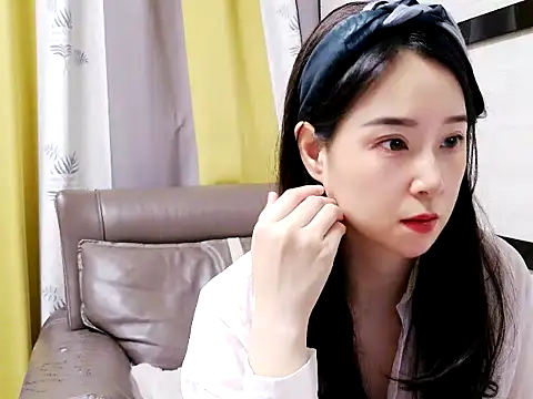 Jessica-aa online show from April 10, 2026, 12:21 pm