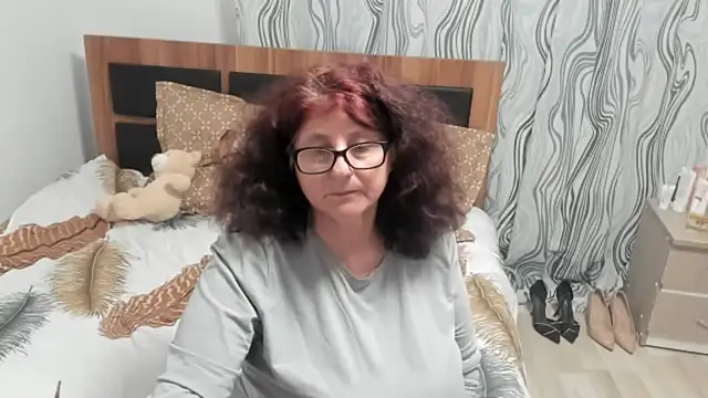 CatherineRowe online show from January 15, 2025, 1:52 pm