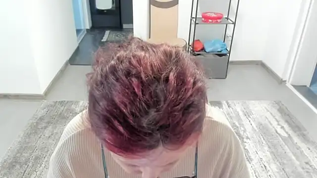 CatherineRowe online show from January 19, 2025, 11:56 am